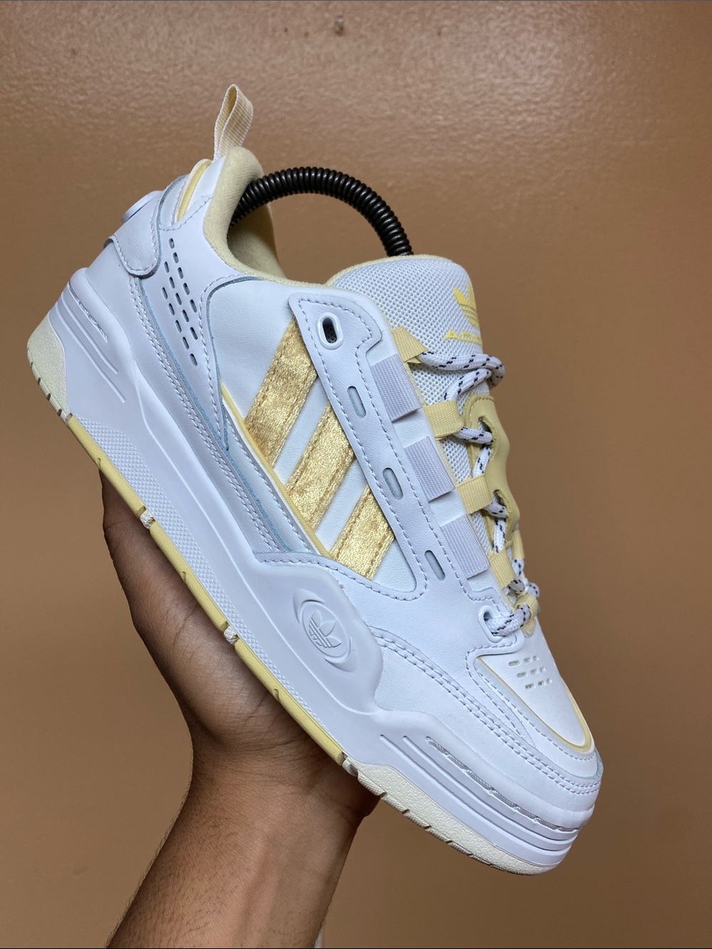 Adidas ADI2000 Women's Sneakers "White Almost Yellow Velvet" Size 7 GZ7203 - Picture 8 of 17